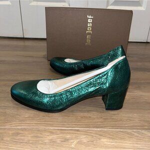 NWT Anthropologie Jon Josef Damas  Green Vulcano Metalllic  Leather Heels Size 6